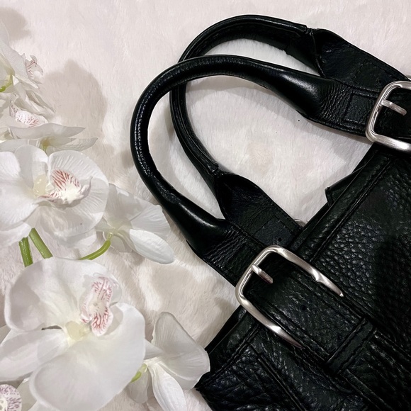✨🖤COLE HAAN Black Pebbled Leather Shoulder Purse Bag w/Adj. Buckle Straps 🖤✨ - Picture 7 of 17